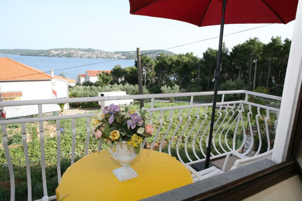 Rooms And Apartments Kurtovic Donji Seget Exterior foto