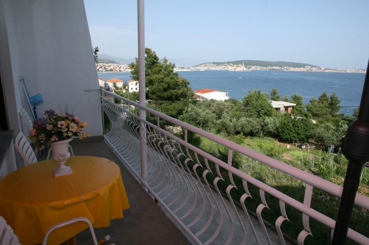 Rooms And Apartments Kurtovic Donji Seget Exterior foto