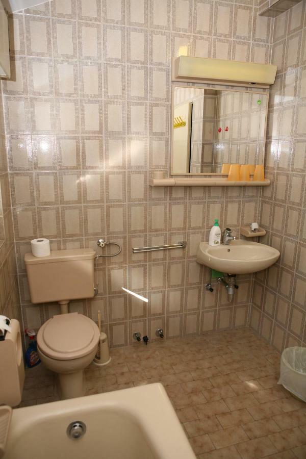 Rooms And Apartments Kurtovic Donji Seget Exterior foto